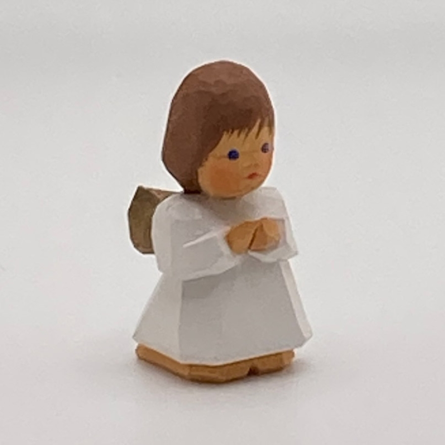 Angel, Kneeling, Brown Hair 